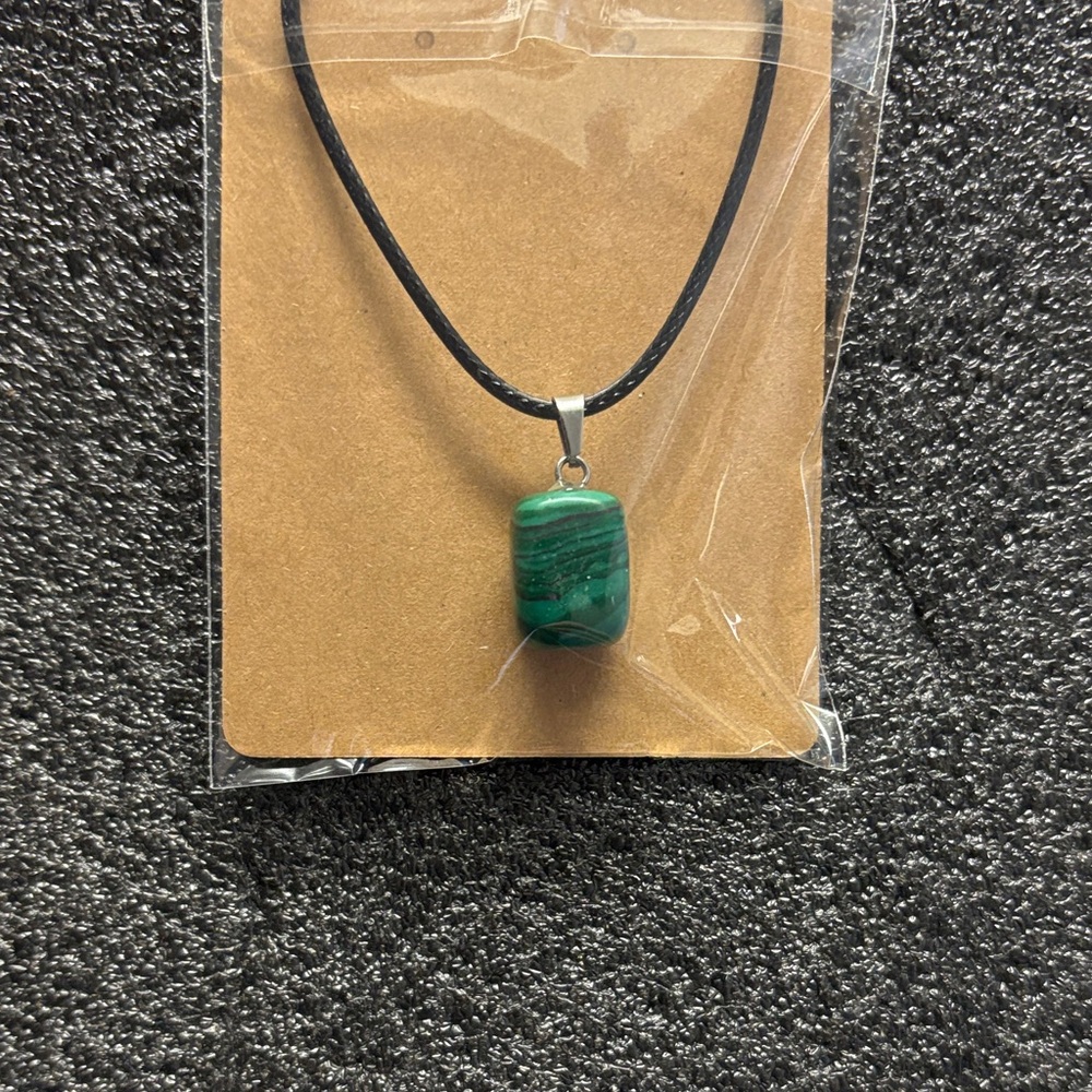 Elegant Green Pendant Necklace